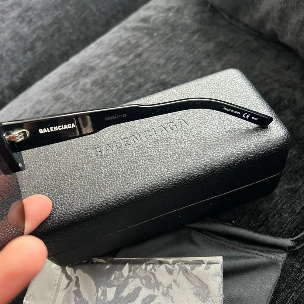 Balenciaga sunglasses - Picture 4 of 6